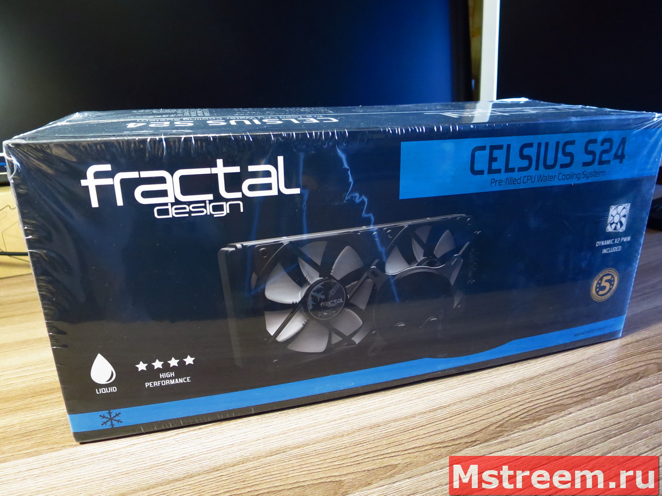 Система водяного охлаждения процессора Fractal Design Celsius S24